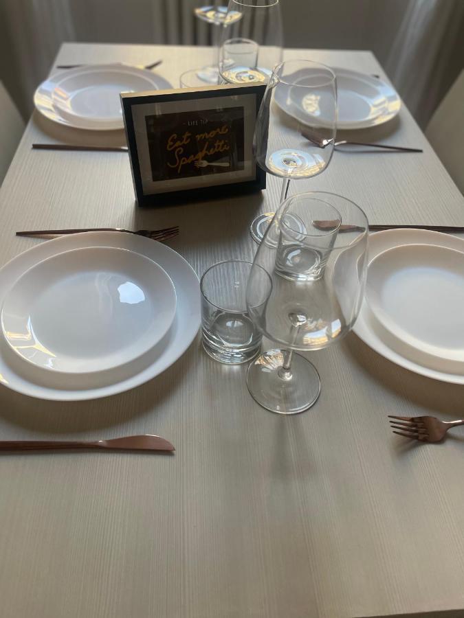 Home Navigli, Comfort E Design Milano Esterno foto